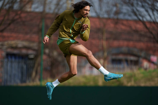 How to Get Maximum Power and Accuracy When Striking a Football